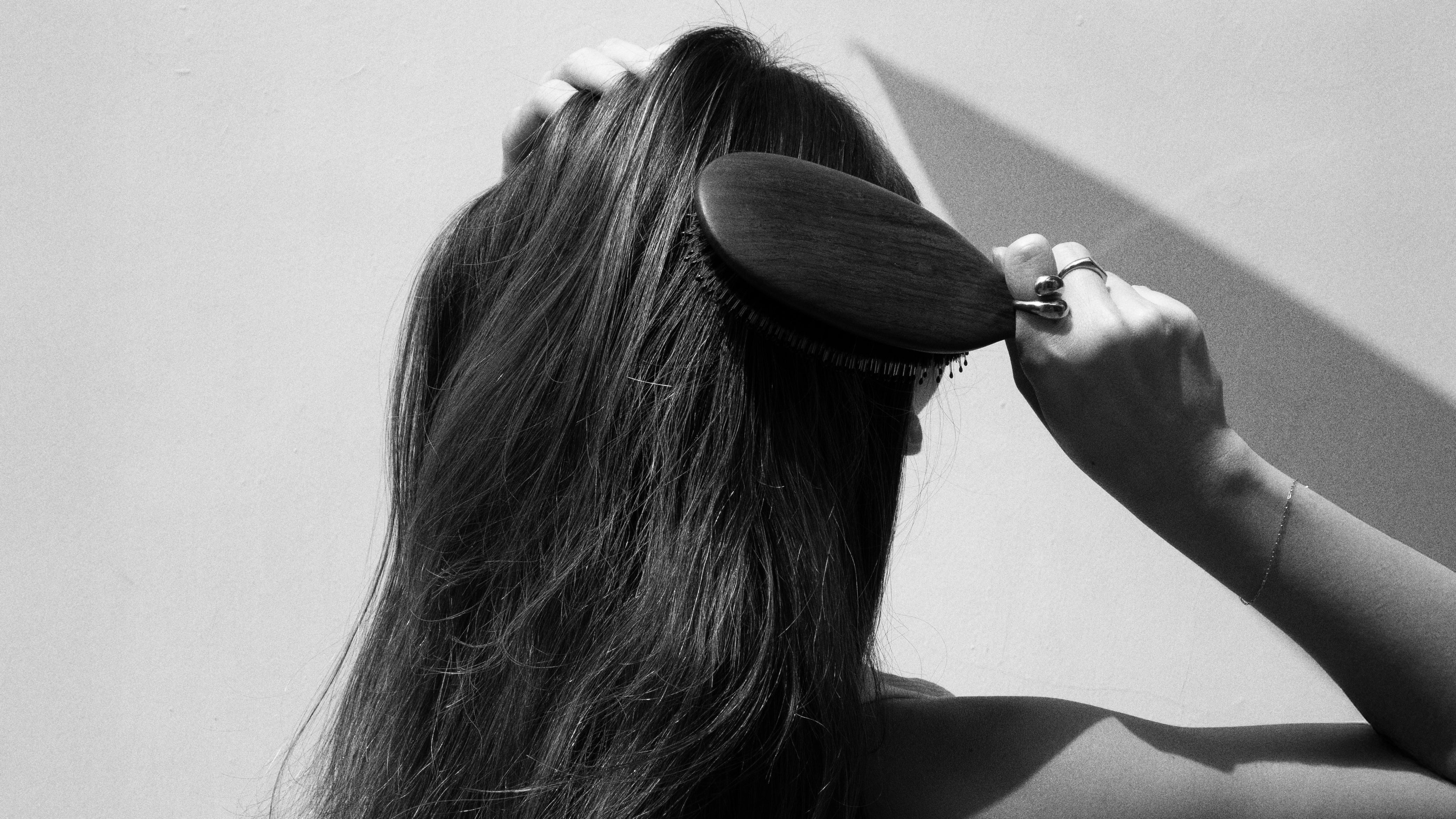 Meet The Restore Hair Brush