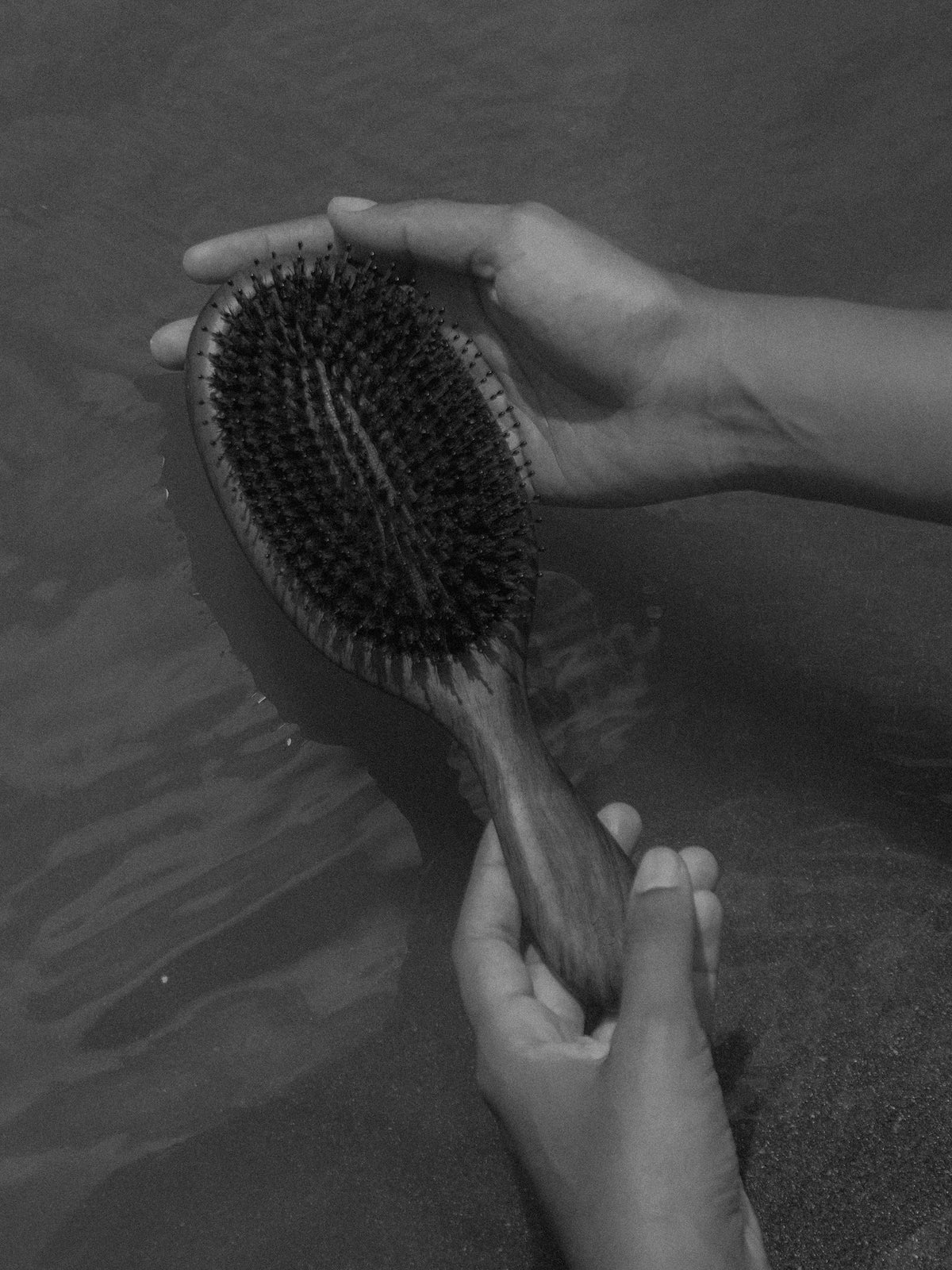 RESTORE HAIR BRUSH